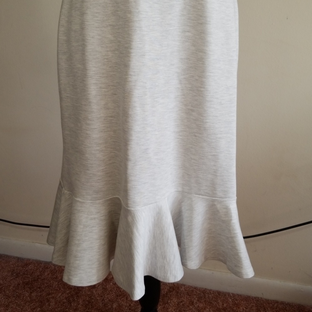 Banana Republic Peplum Sleeveless Fit & Flare Grey Dress. Size 10P - Picture 5 of 10